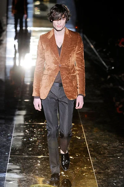 Look 42